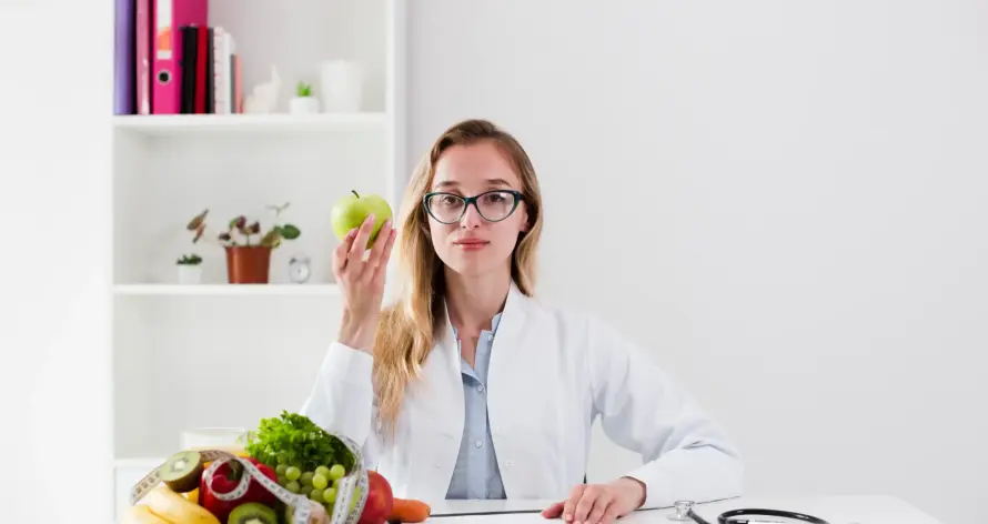 diet-concept-with-female-scientist-healthy-food2 diet-concept-with-female-scientist-healthy-food2